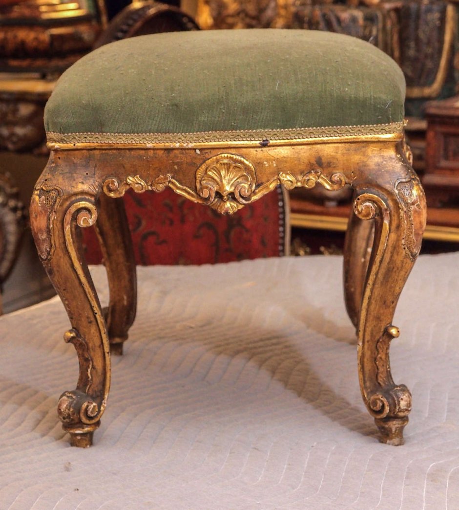 Банкетка в стиле рококо