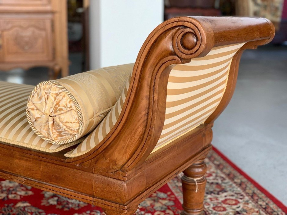 Банкетка 19 века