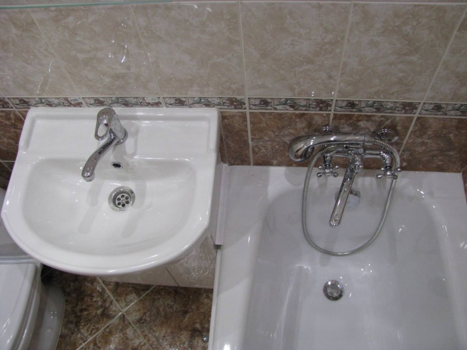 Ванная с душевой кабиной и стиральной