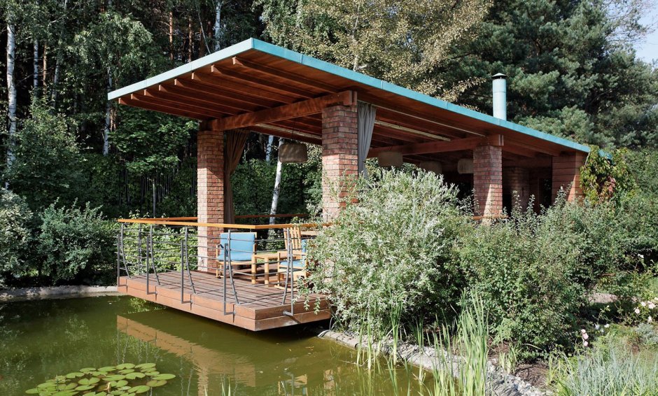 Беседка с барбекю и мангалом с односкатной крышей