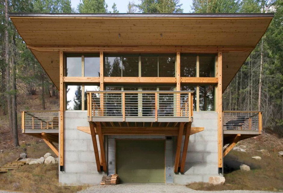 Дачный домик на склоне