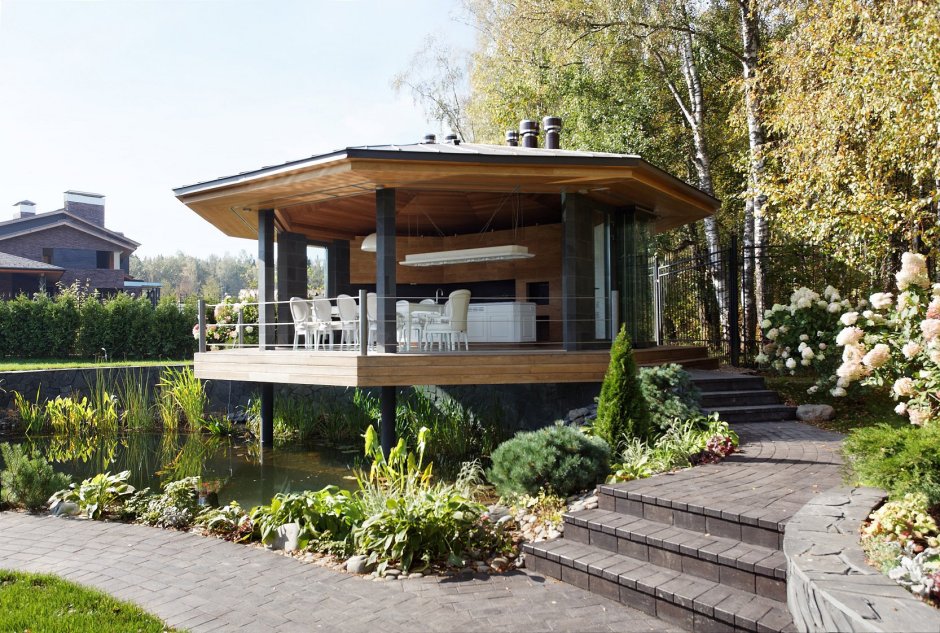 Двухэтажная беседка