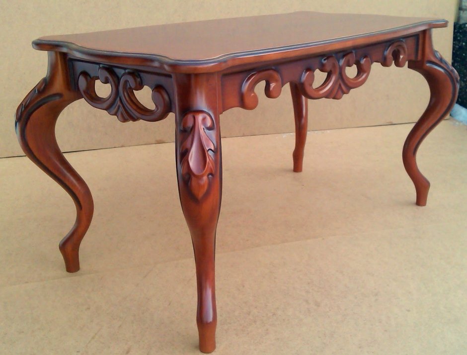 Резной столик