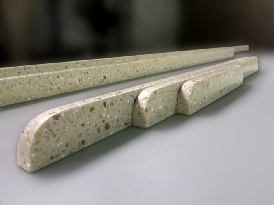 Бортик столешницы из гранита