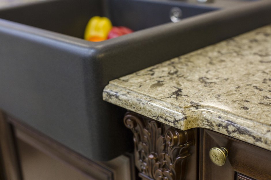 Кромка кварцевого агломерата столешница