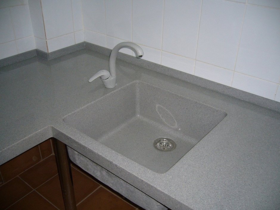 Столешница из искусственного камня цвета