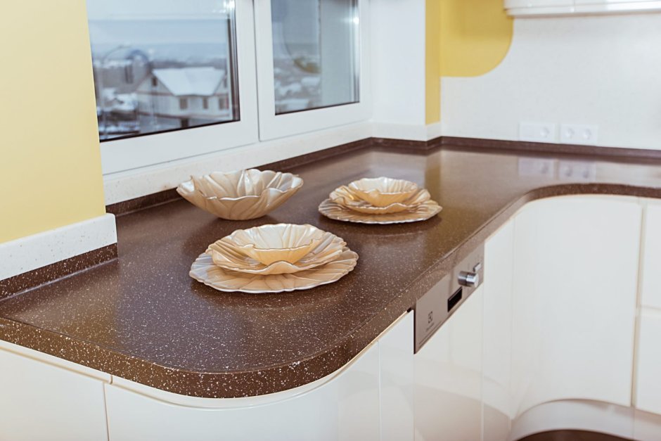 Столешница торлит 1200*610 с бортиком, интегрированная мойка 290*140*150мм.