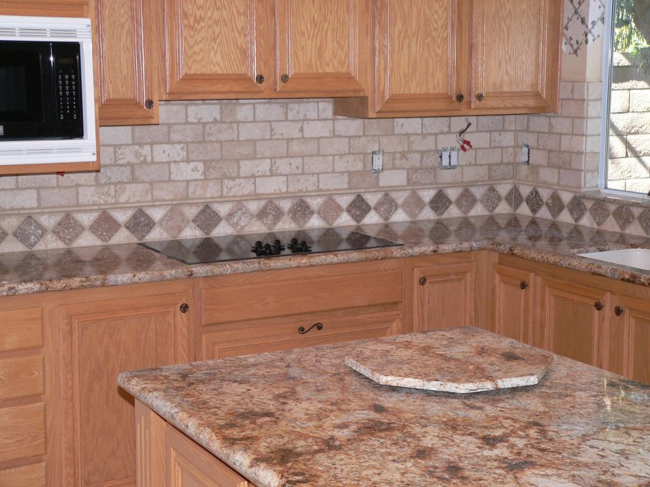 Столешница из натурального камня бежевая