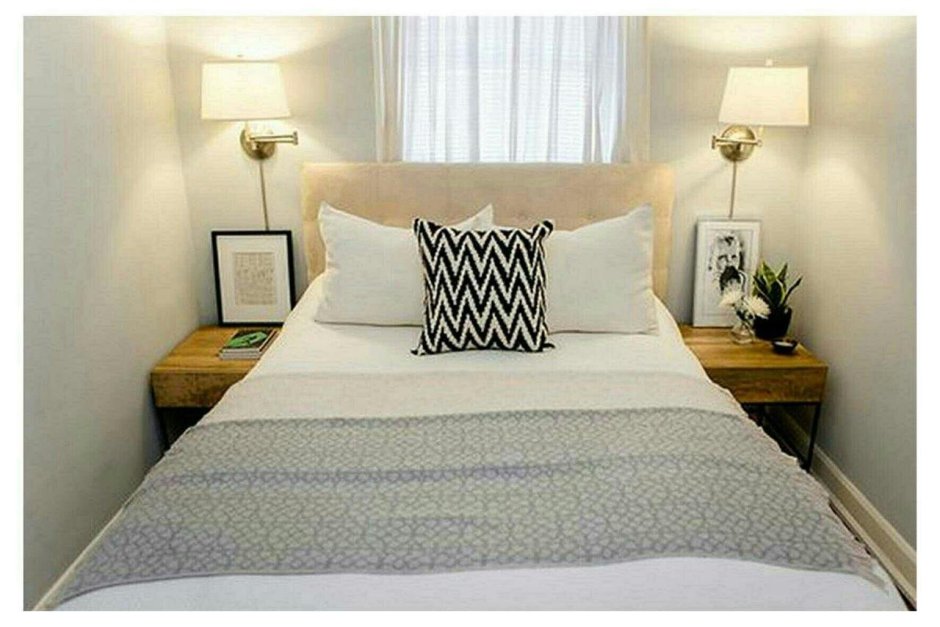 Маленькая спальня с двуспальной кроватью