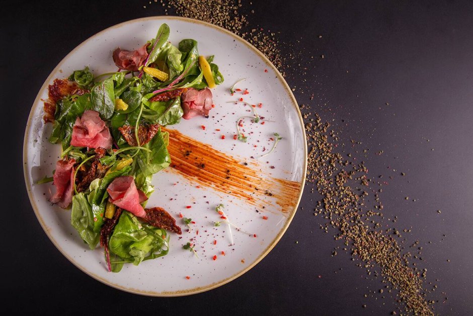 Салат с ростбифом