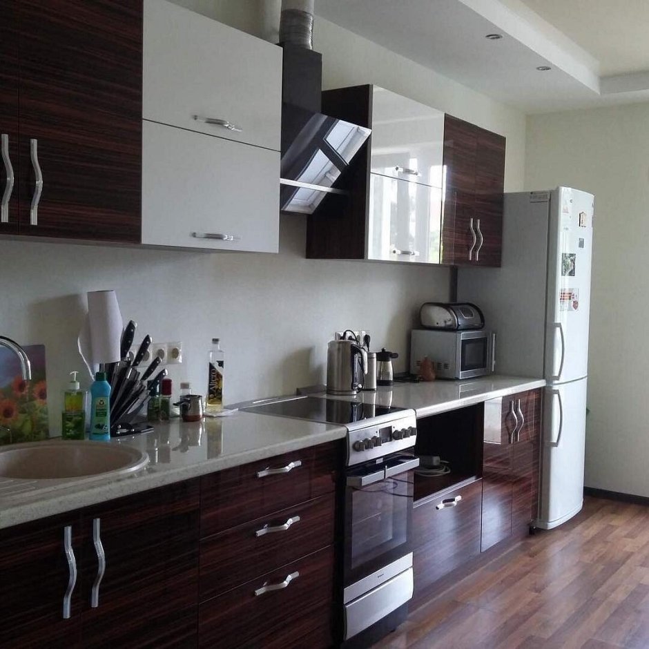 Кухонный гарнитур светлый верх темный низ