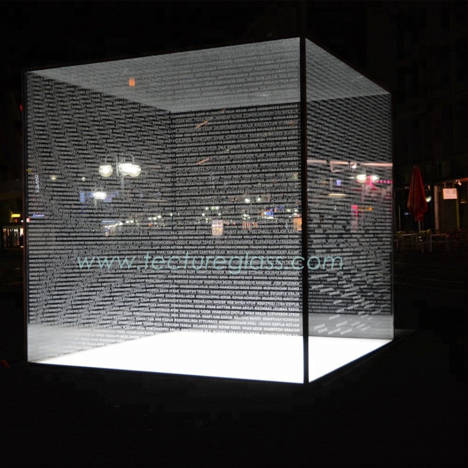 Стеклянный куб с подсветкой