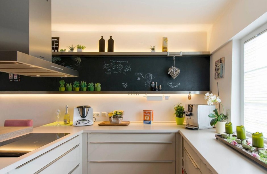 Кухня без верхних ящиков