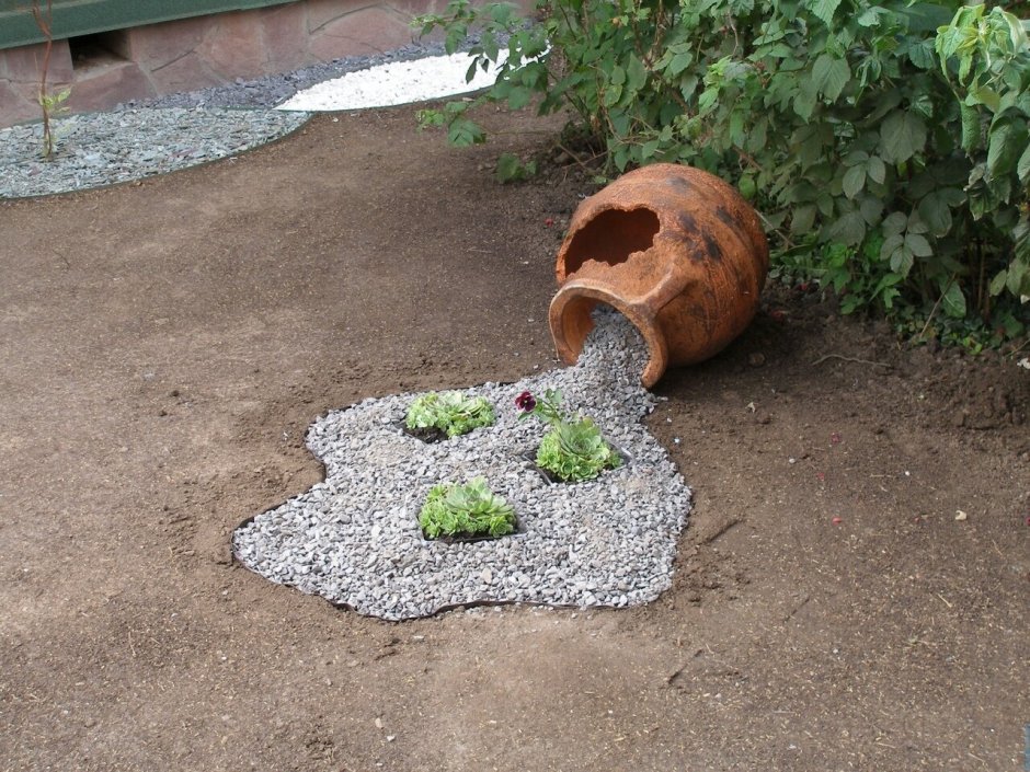 Кувшины в саду декор для сада