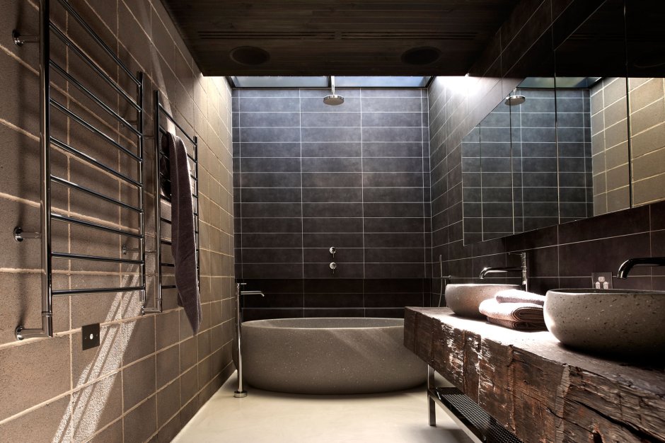 Темная плитка в ванной