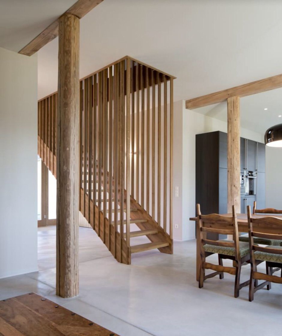 Деревянная колонна