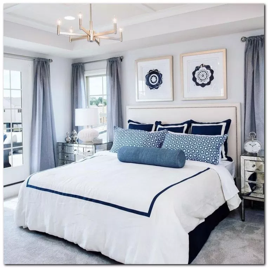 Бело голубая спальня