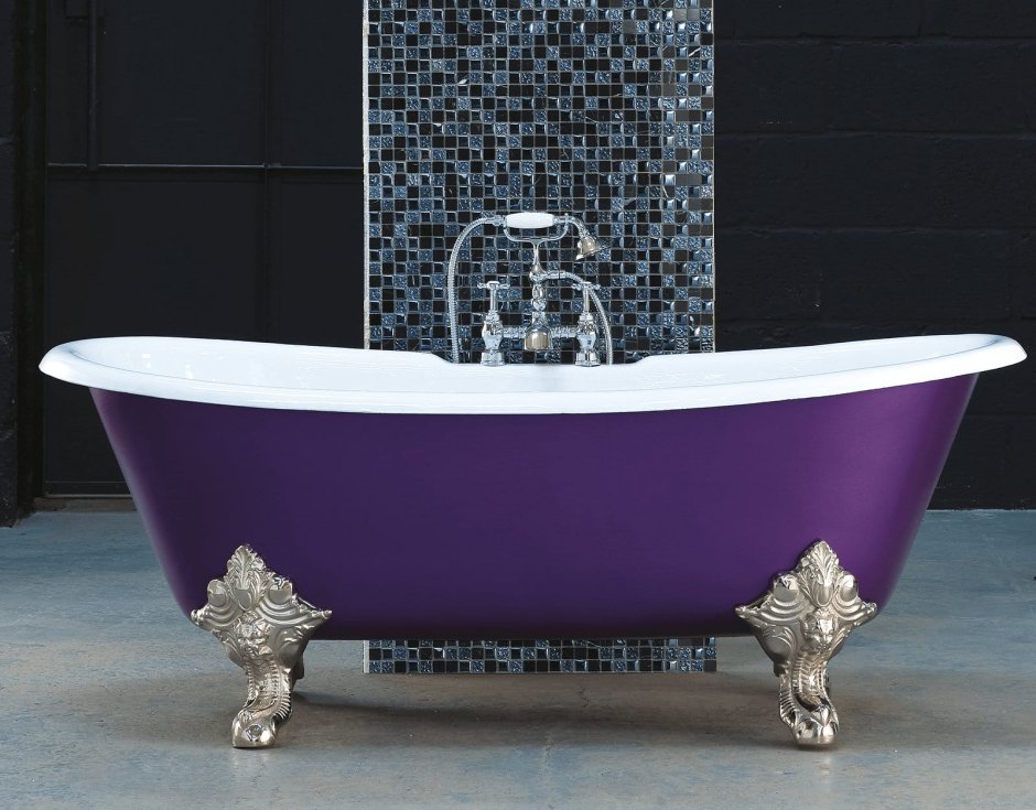 Чугунная ванна отделанная мозаикой