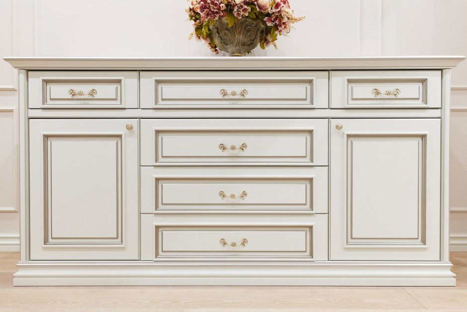 Комод в гостиную