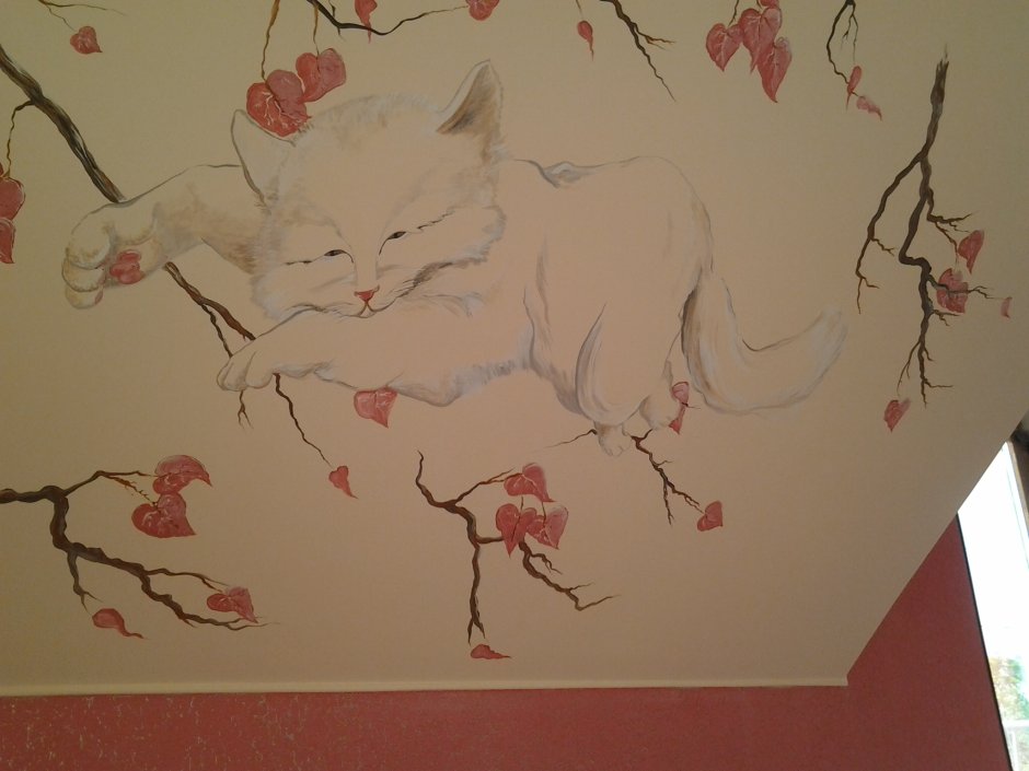 Разрисованный потолок акрилом