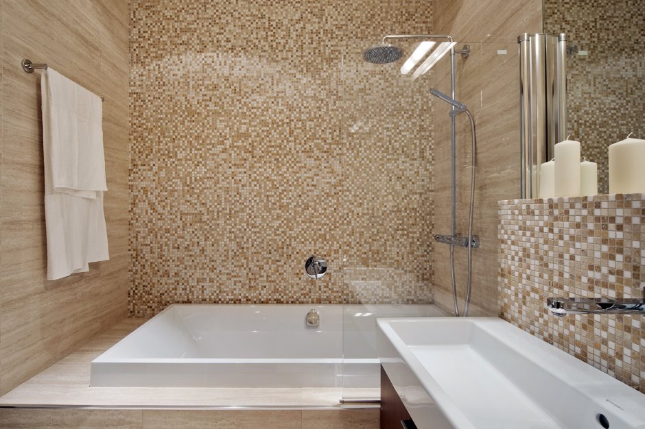 Сочетание мозаики и дерева