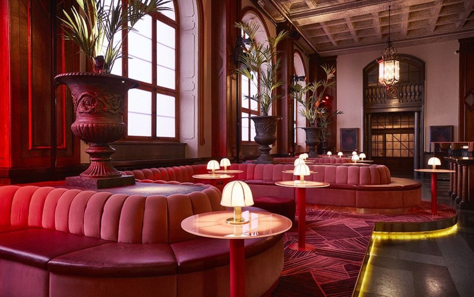 Красный ресторан