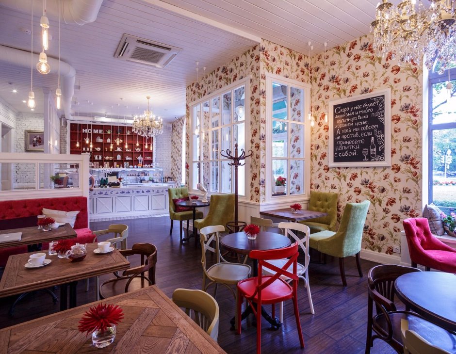 Уютное кафе кондитерская