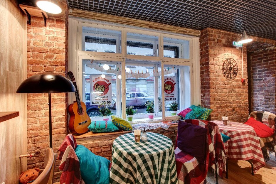 Маленькое уютное кафе