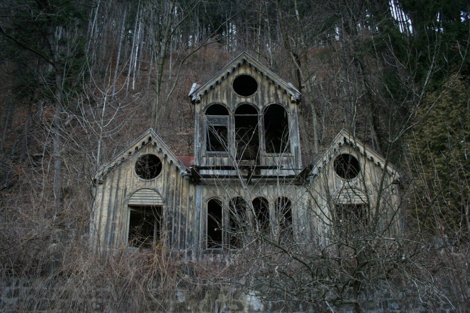 Заброшенный дом с привидениями