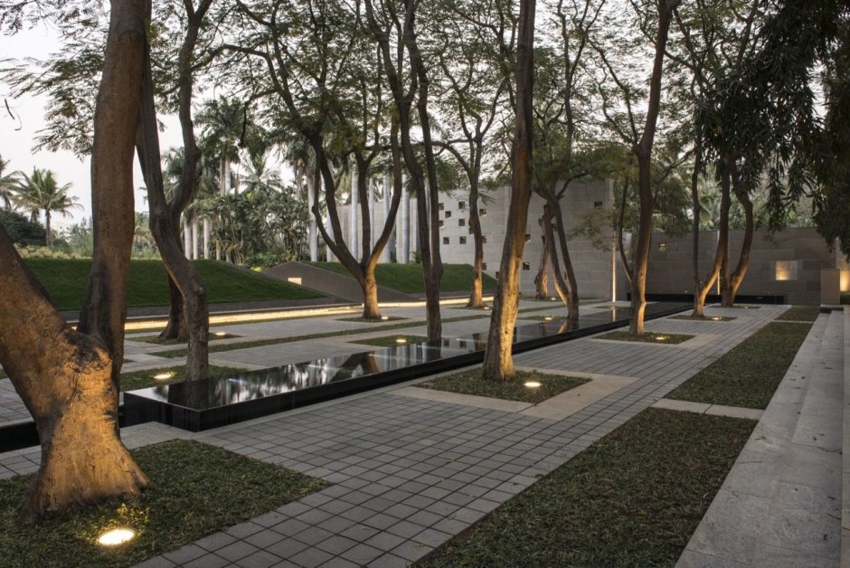 Сквер в современном стиле