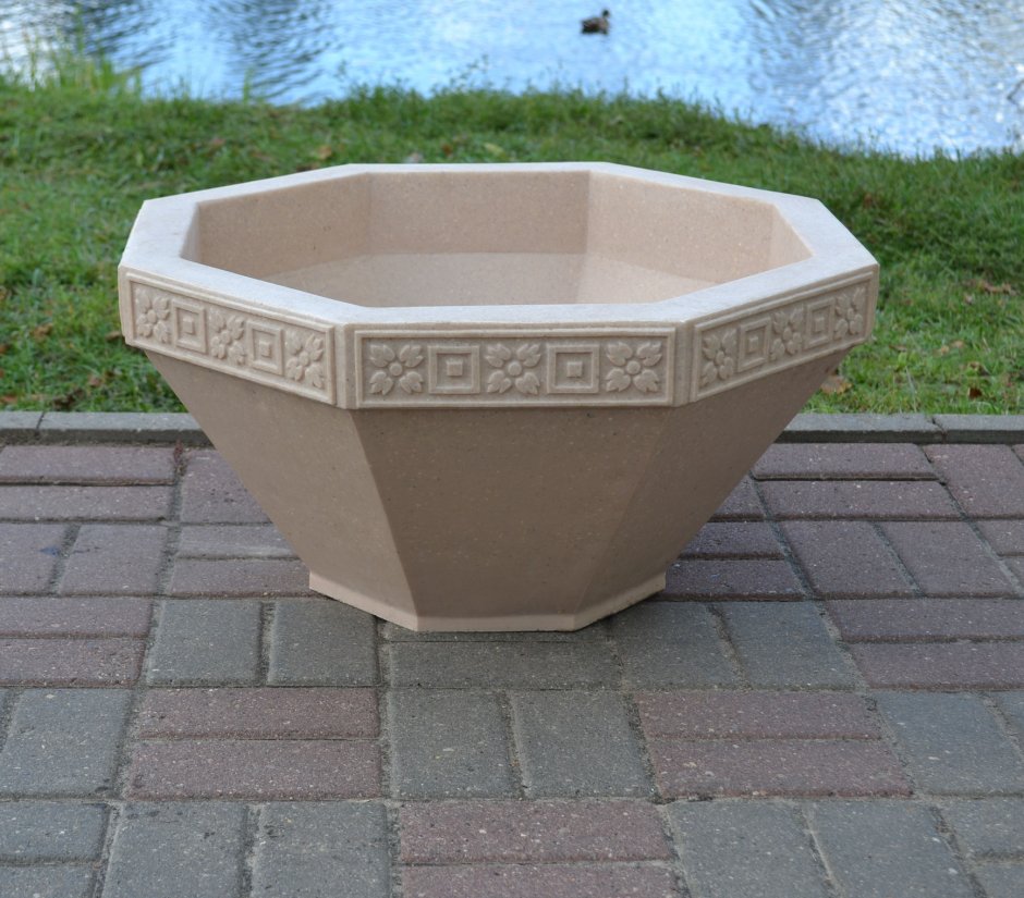 Уличный бетонный вазон "Александрия 100"