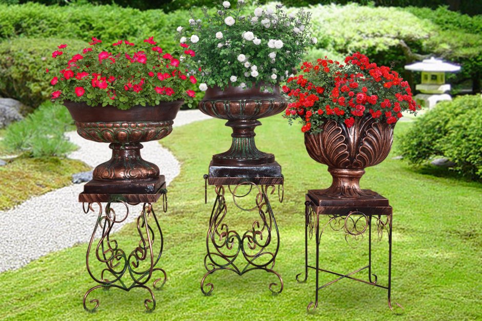 Вазоны уличные
