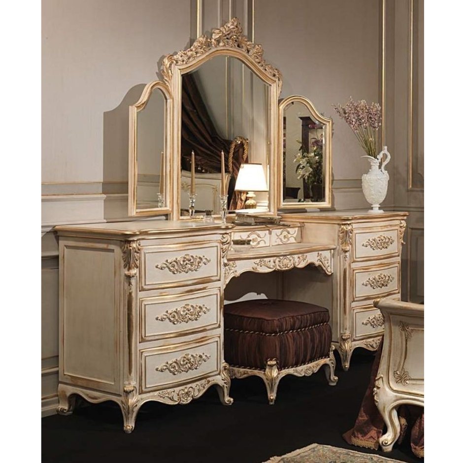 Туалетный столик классика