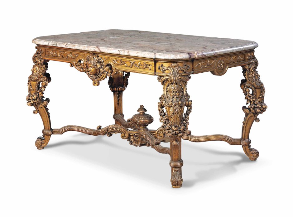 Большой стол в замке