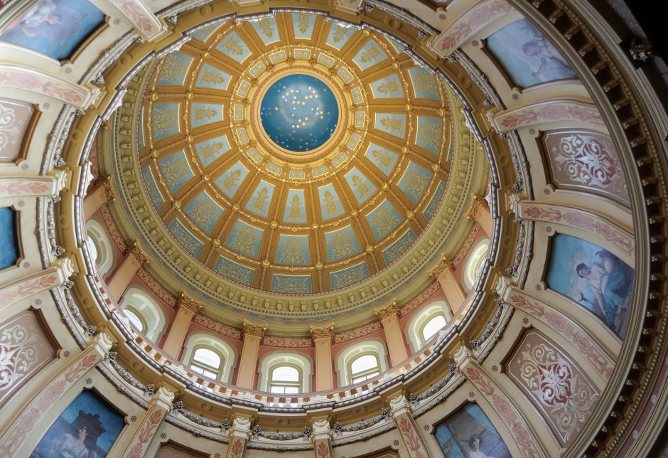 Сенатский дворец в Кремле — резиденция президента России