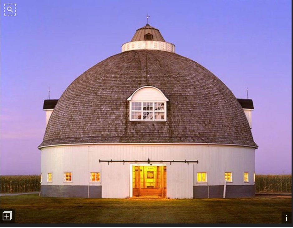 Дом с куполом на крыше