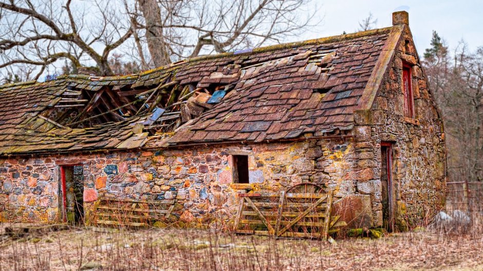 Старый кирпичный сарай