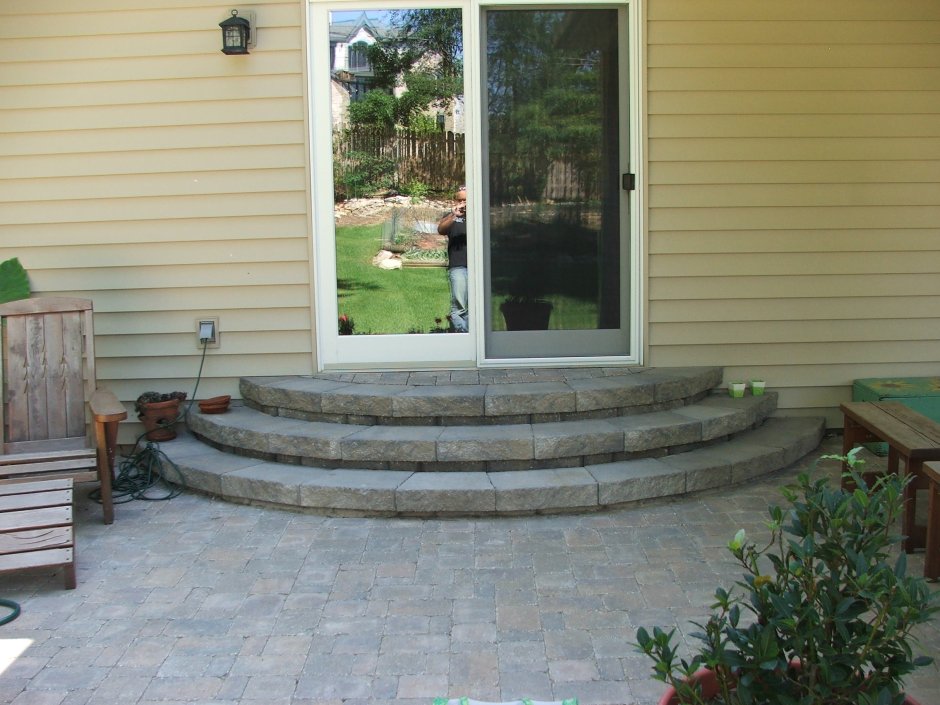 Небольшие порожки к дому