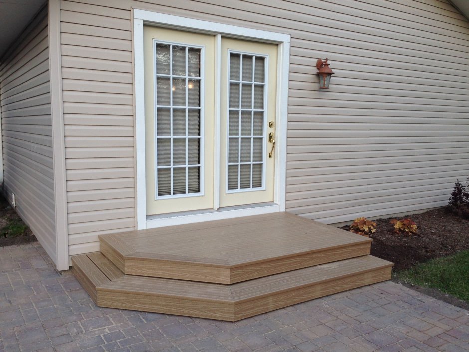 Небольшие порожки к дому