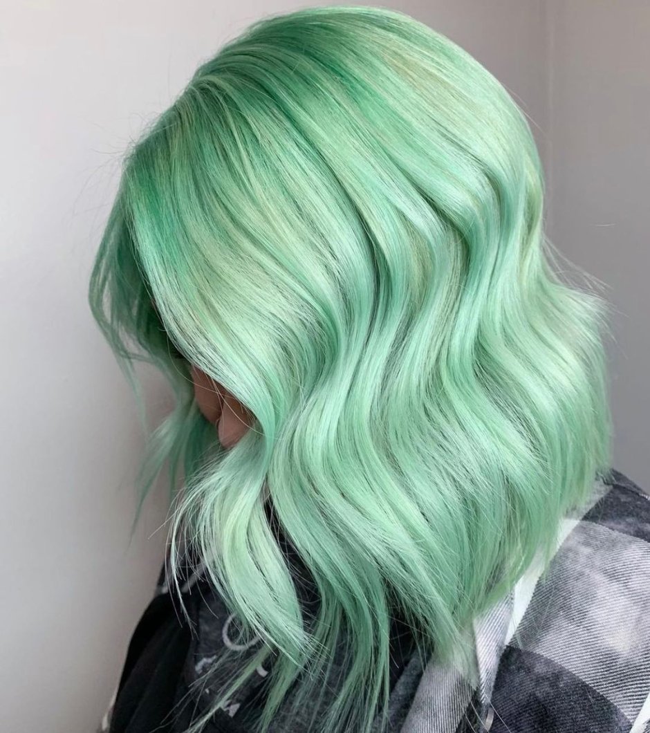 Пастельный зеленый цвет волос