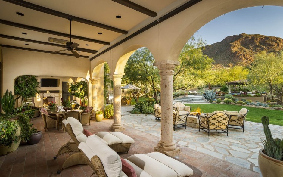 Одноэтажная вилла с бассейном в Тосканском стиле