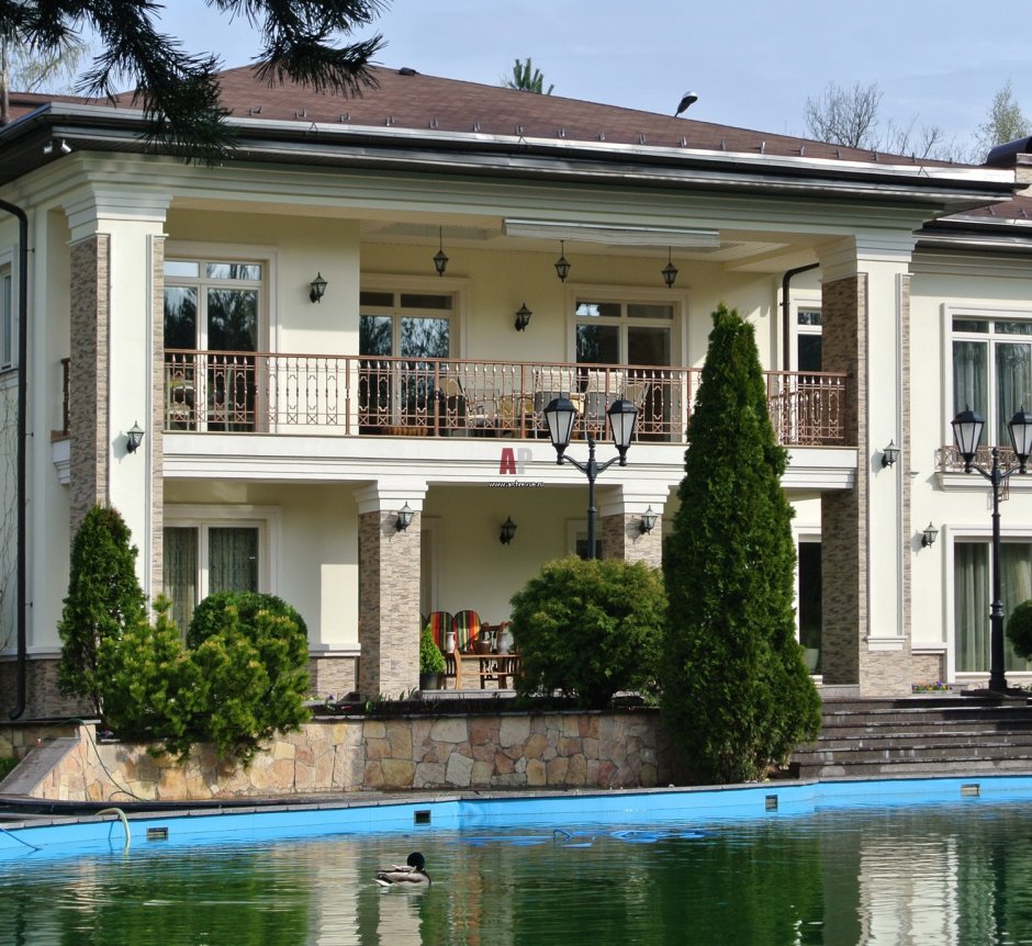 Вилла в испано-мавританском стиле