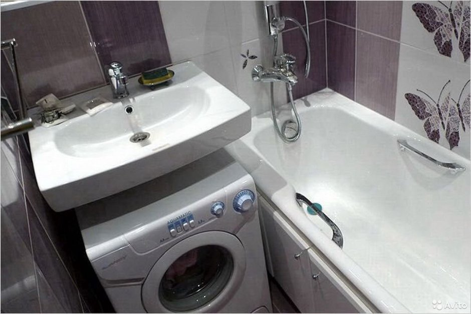 Уютная маленькая ванная комната в хрущевке