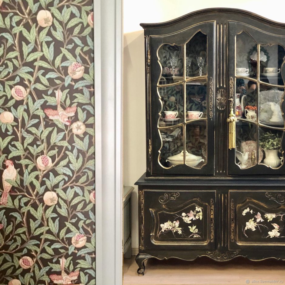 Декорирование старинного буфета