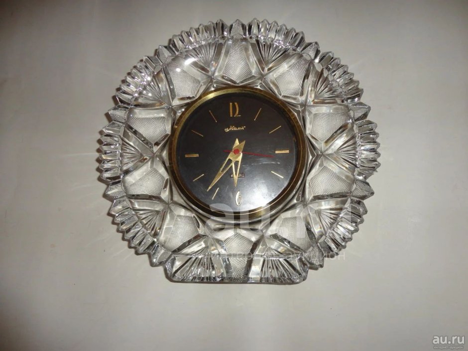 Часы с кристаллами Сваровски