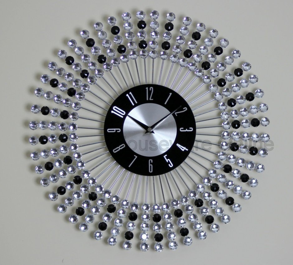 Креативные настенные часы в гостиную