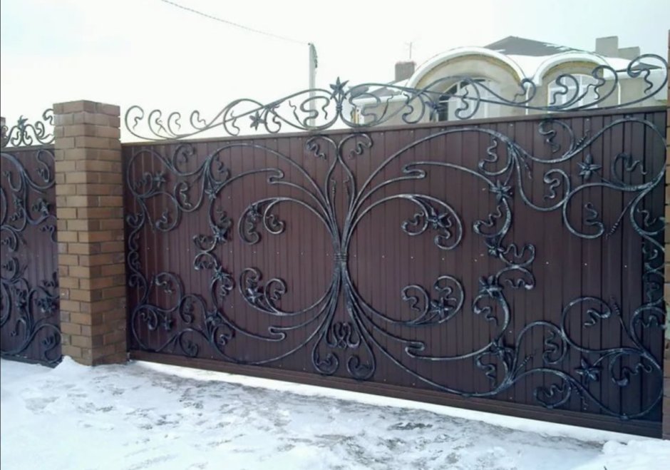 Откатные ворота кованые закрые