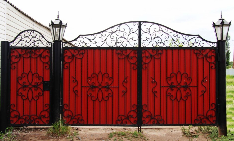 Ворота из профлиста с узорами