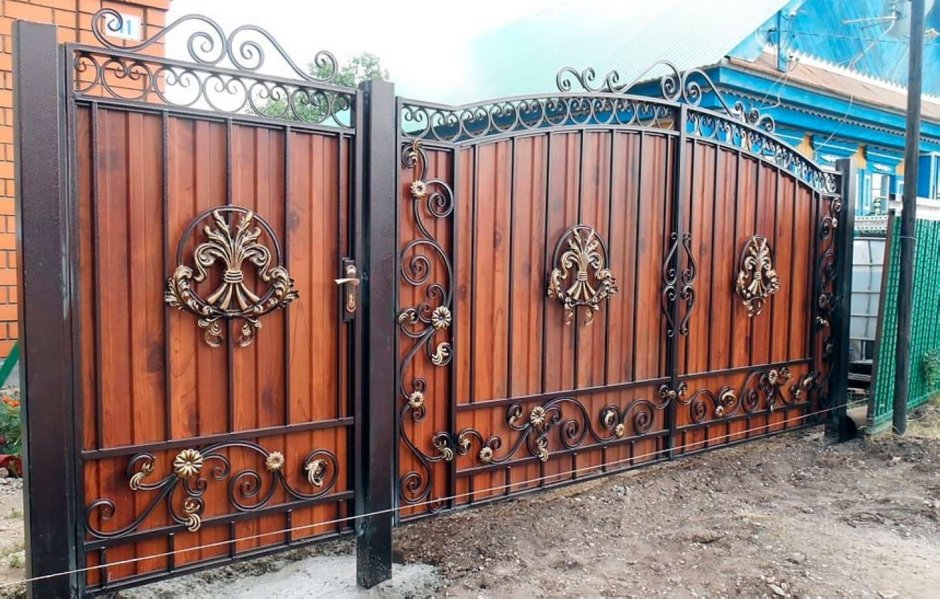 Ворота кованые из профлиста
