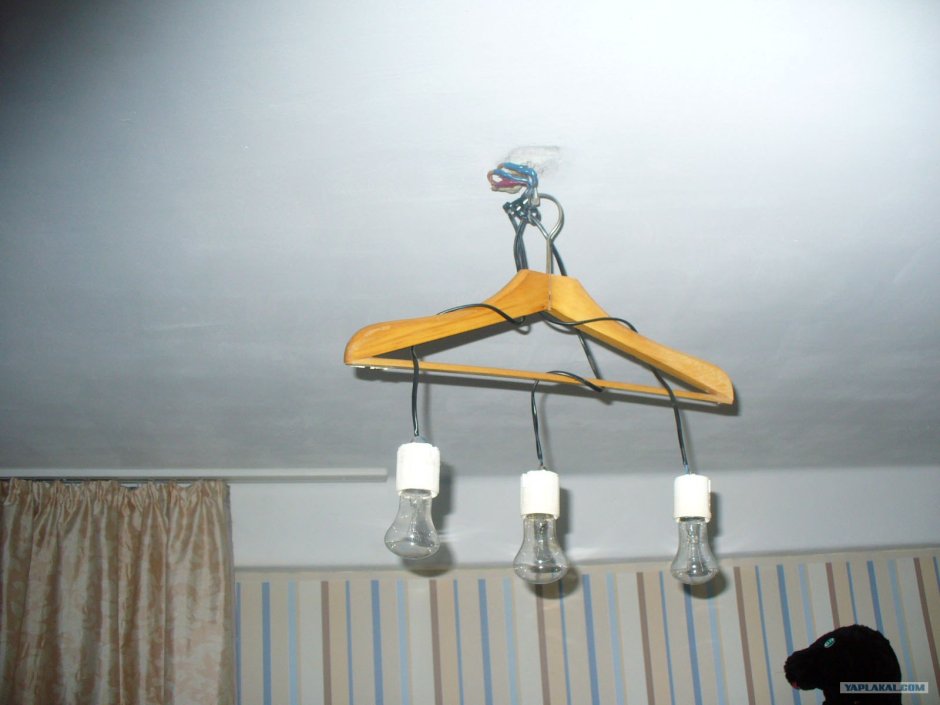 Уродливая люстра